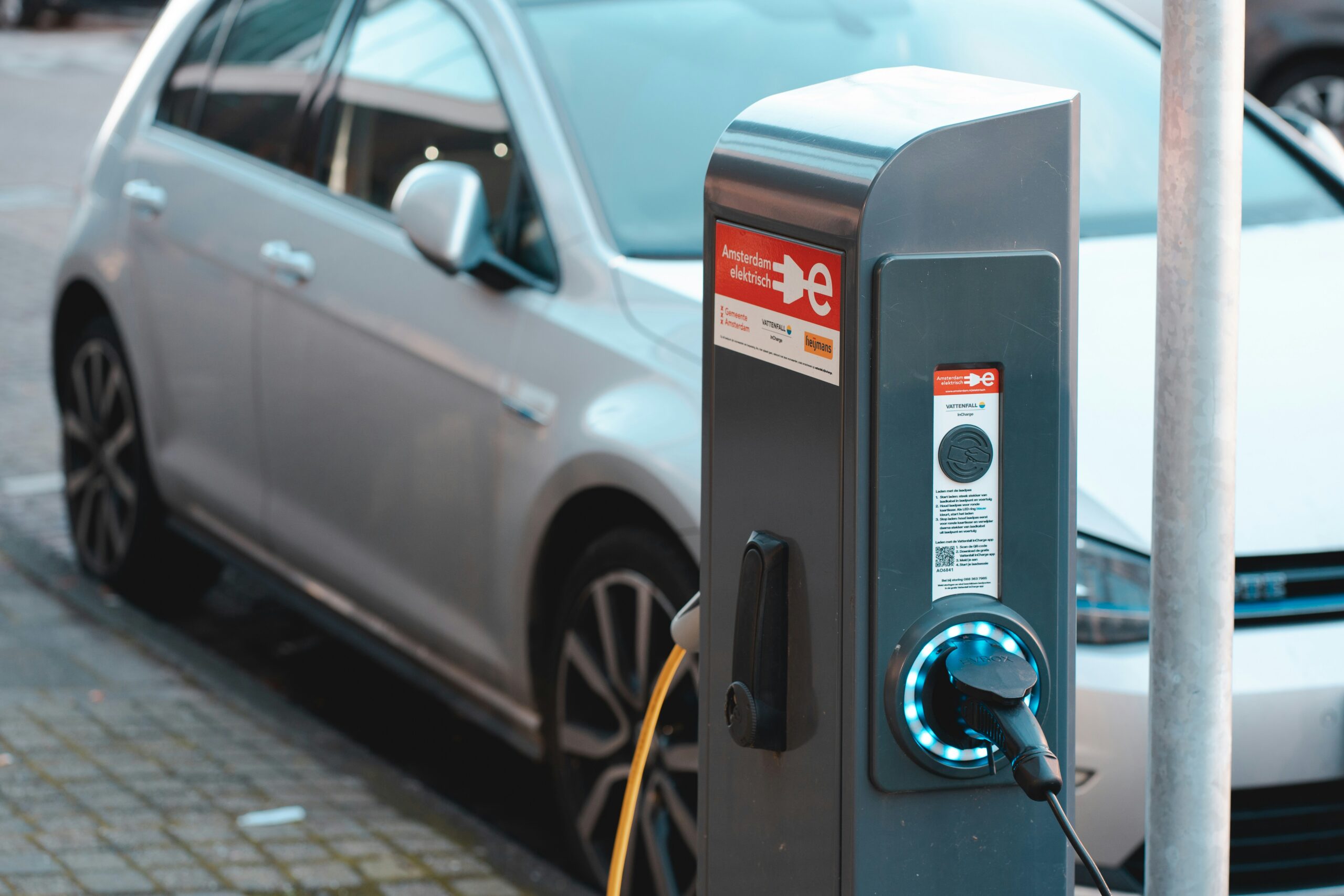 Konversi Kendaraan Listrik 2026 Waktu Tepat Beralih ke EV di Indonesia (Foto: Unsplash/Ernest Ojeh)