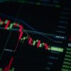 Pasar Saham Terkoreksi Setelah BI Naikkan Suku Bunga 50 Basis Poin
