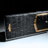 Vertu AlphaFold, Smartphone Lipat Mewah Berbalut Emas dan Kulit Aligator