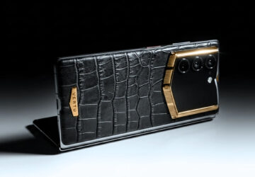 Vertu AlphaFold, Smartphone Lipat Mewah Berbalut Emas dan Kulit Aligator