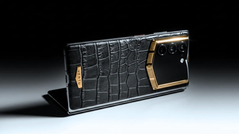 Vertu AlphaFold, Smartphone Lipat Mewah Berbalut Emas dan Kulit Aligator