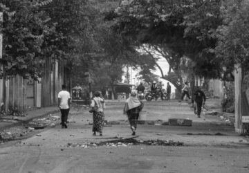 Pajak Kendaraan Tinggi vs Jalan Rusak: Dilema Biaya Hidup
