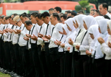 Guru PPPK Jadi ASN Pusat: Antara Solusi Fiskal dan Risiko Resentralisasi Pendidikan